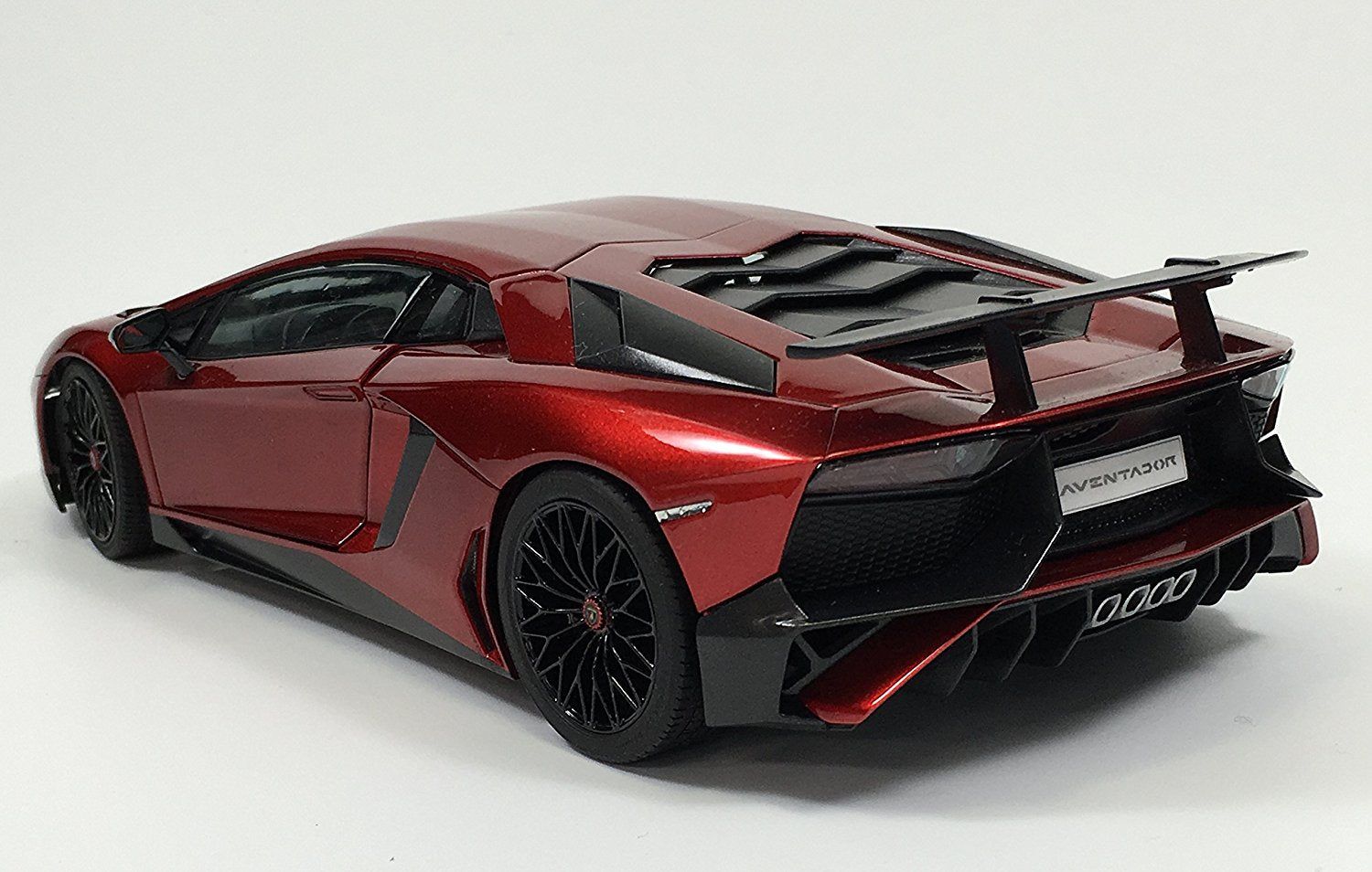 Aoshima Lamborghini Aventador LP750-4 SV - BanzaiHobby