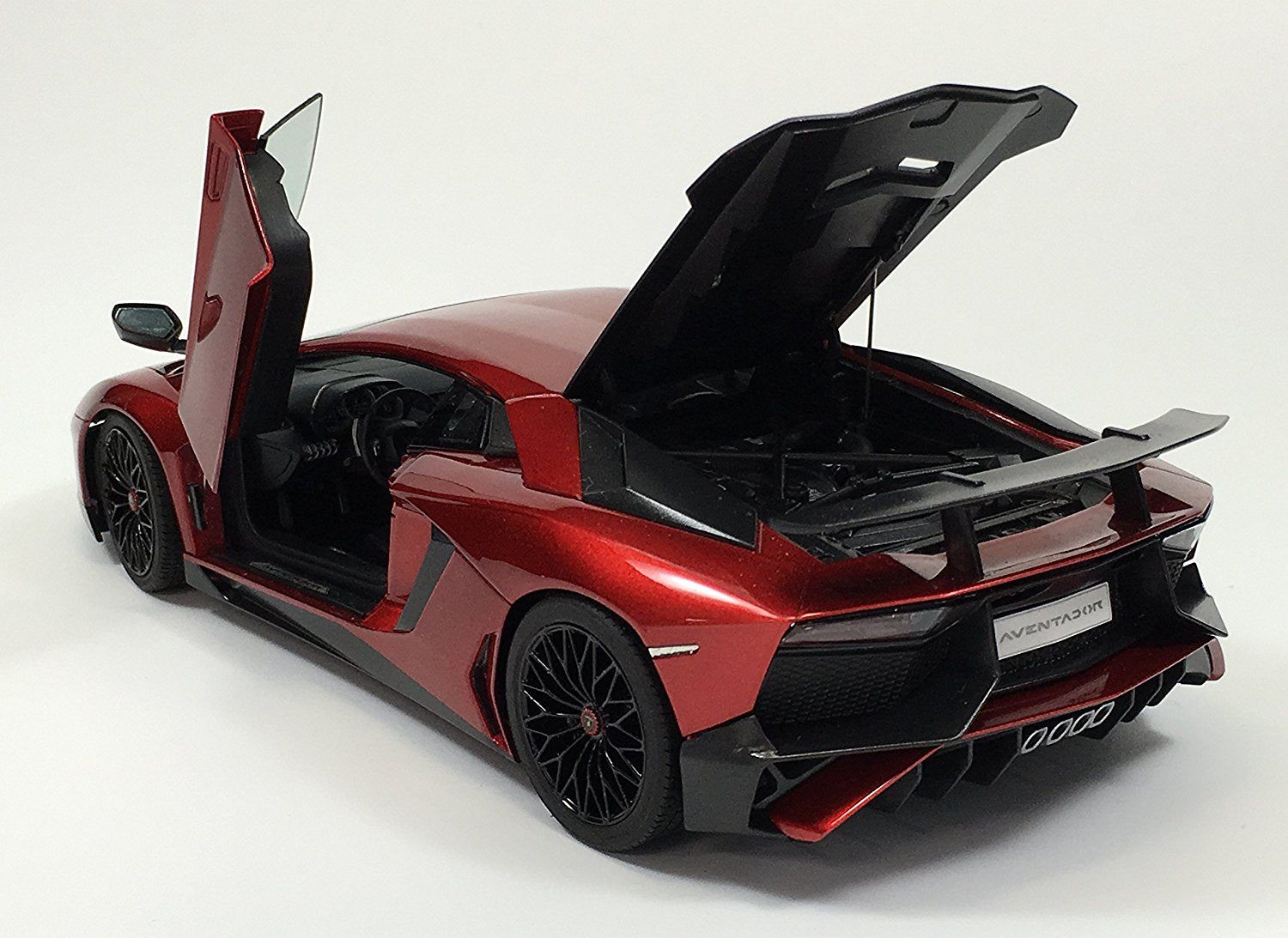 Aoshima Lamborghini Aventador LP750-4 SV - BanzaiHobby