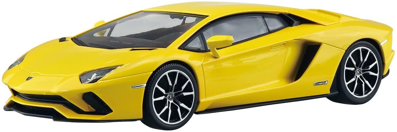 Aoshima Lamborghini Aventador S (Pearl Yellow) - BanzaiHobby