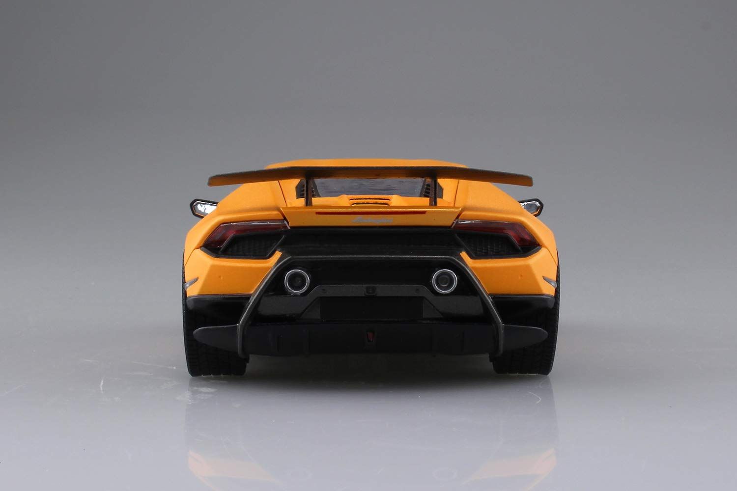Aoshima Lamborghini Huracan Performante - BanzaiHobby
