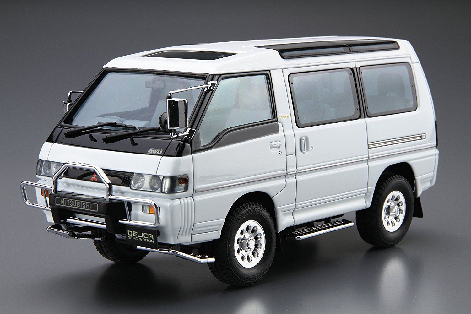 Aoshima Mitsubishi P35W Delica Star Wagon `91 - BanzaiHobby