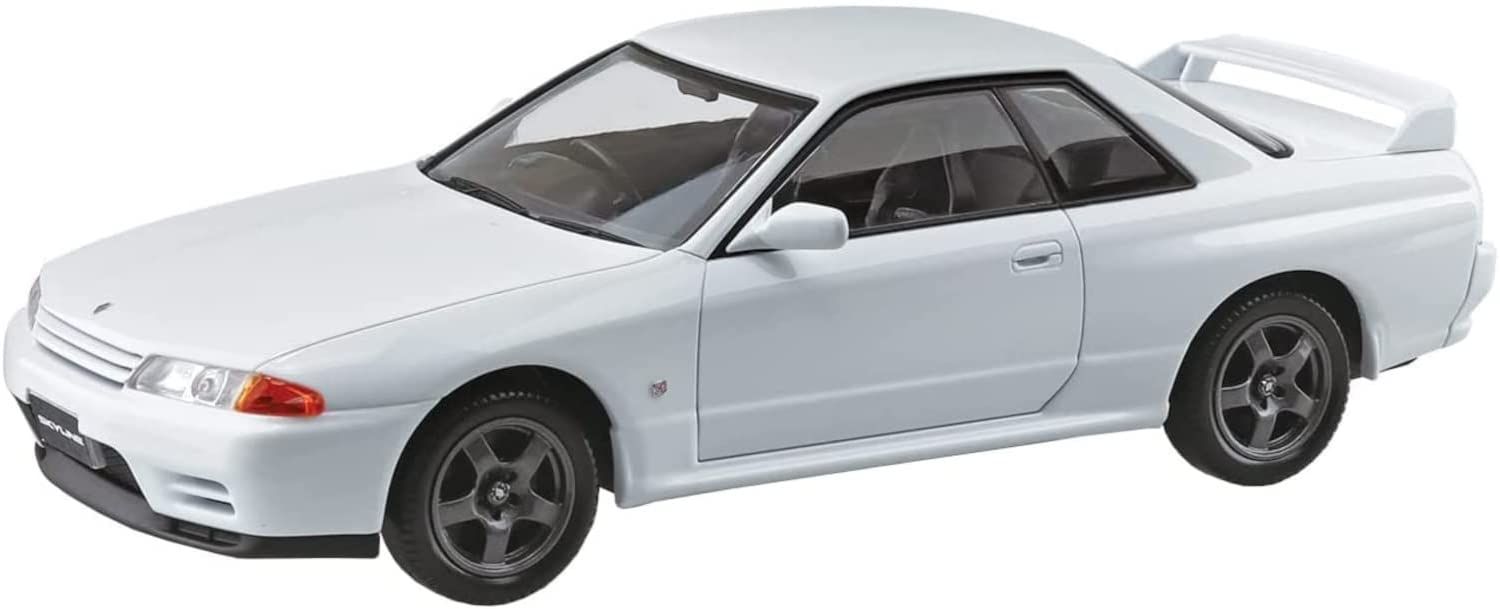 Aoshima Nissan R32 Skyline GT-R (Crystal White) - BanzaiHobby