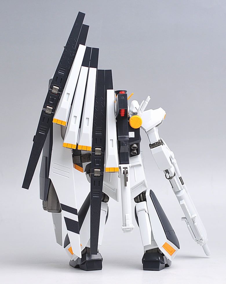 Bandai HGUC 093 FA-93HWS v Nu Gundam (Heavy Weapons - BanzaiHobby