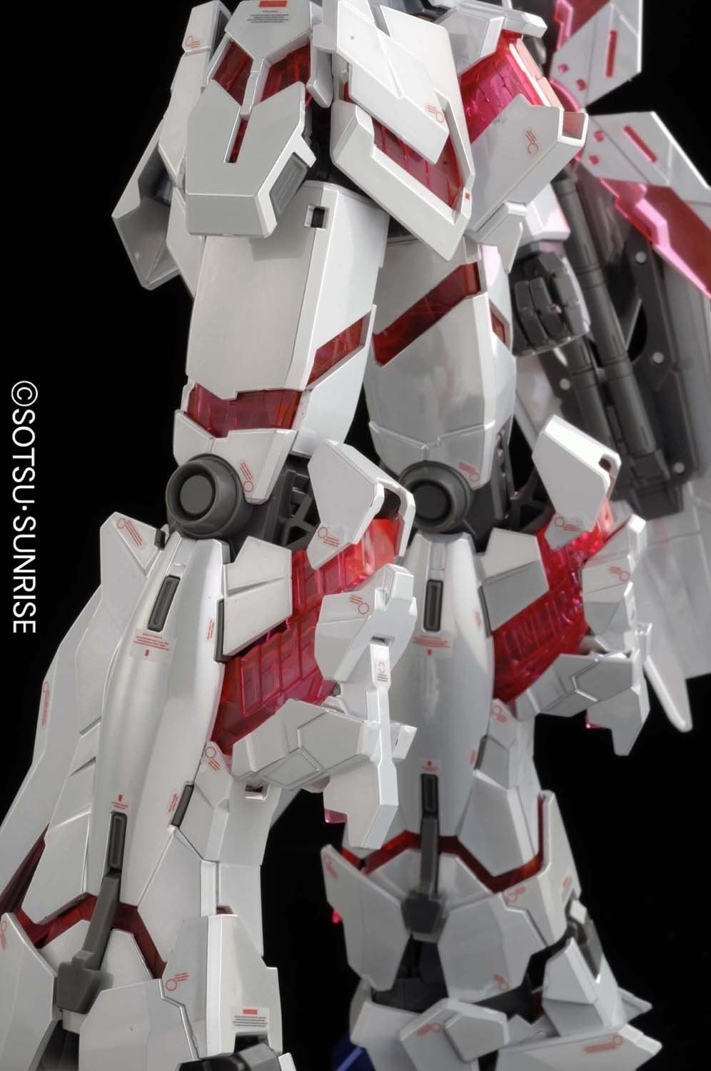 Bandai MG RX-0 Unicorn Gundam Ver.Ka Titanium Finish - BanzaiHobby