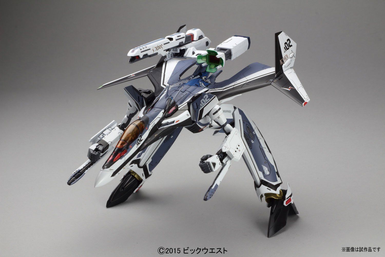 Bandai VF-31F Siegfried (Messer Ihlefeld Custom) - BanzaiHobby