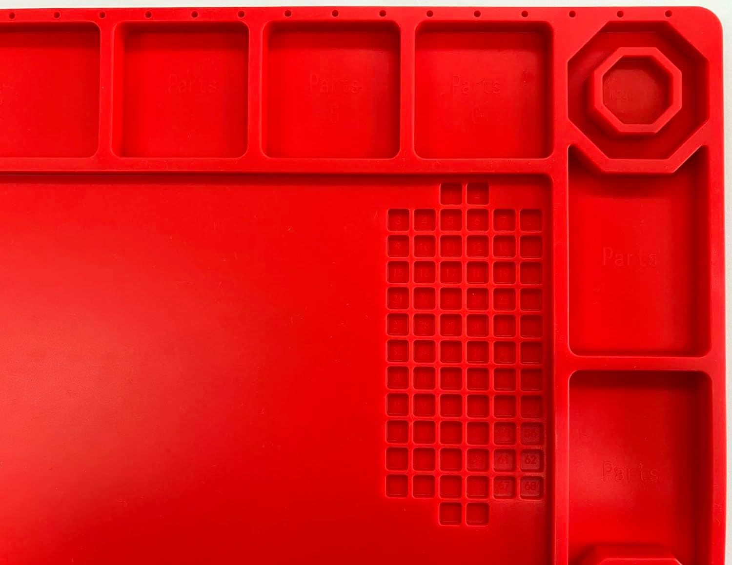 Doyusha Awesome! Hobby Red Silicone Mat M - BanzaiHobby