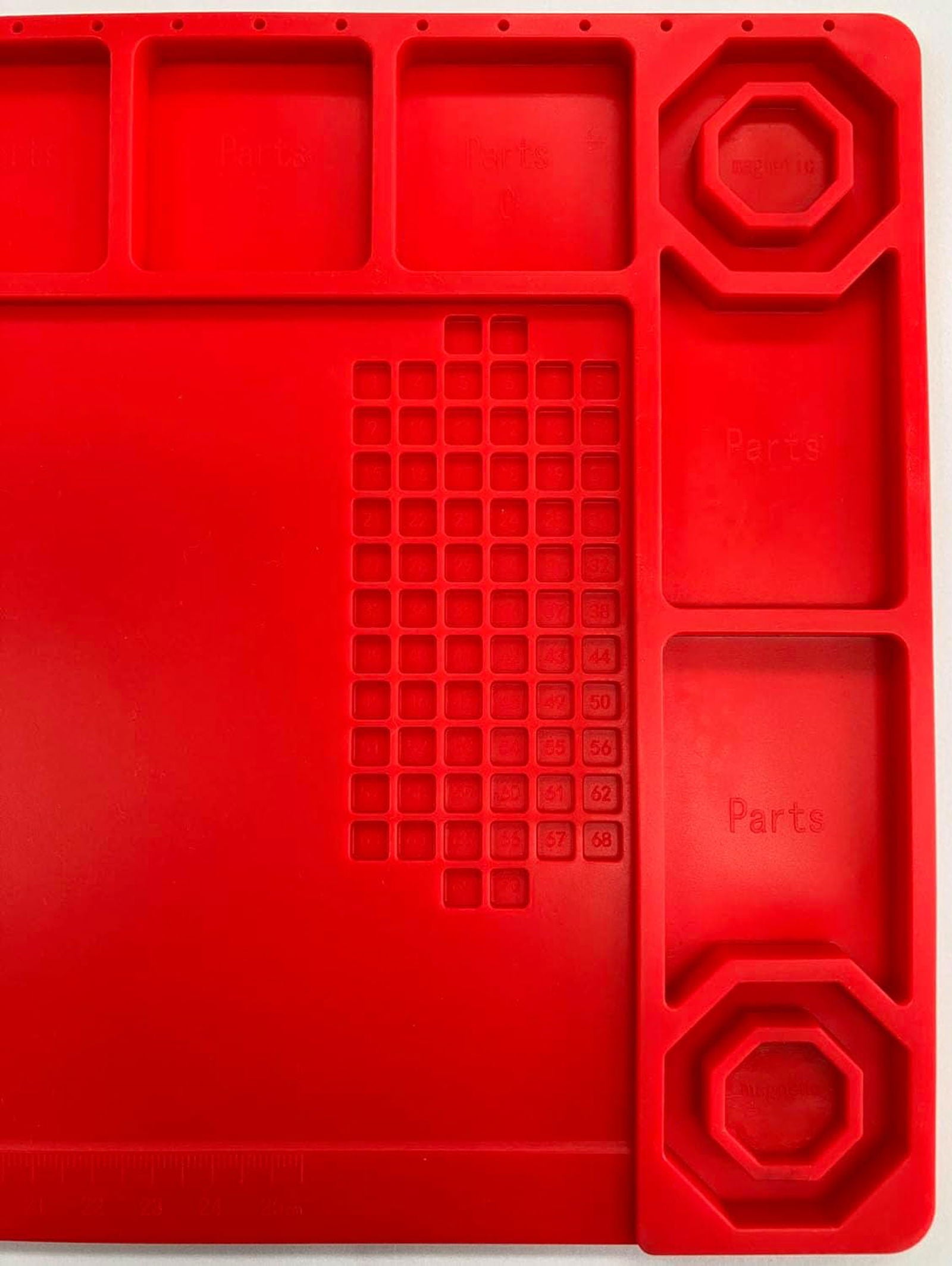 Doyusha Awesome! Hobby Red Silicone Mat M - BanzaiHobby