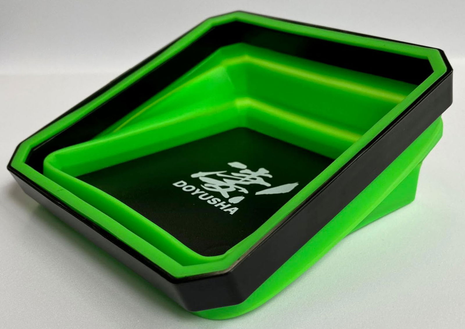 Doyusha Awesome Hobby Silicone Parts Tray Green - BanzaiHobby