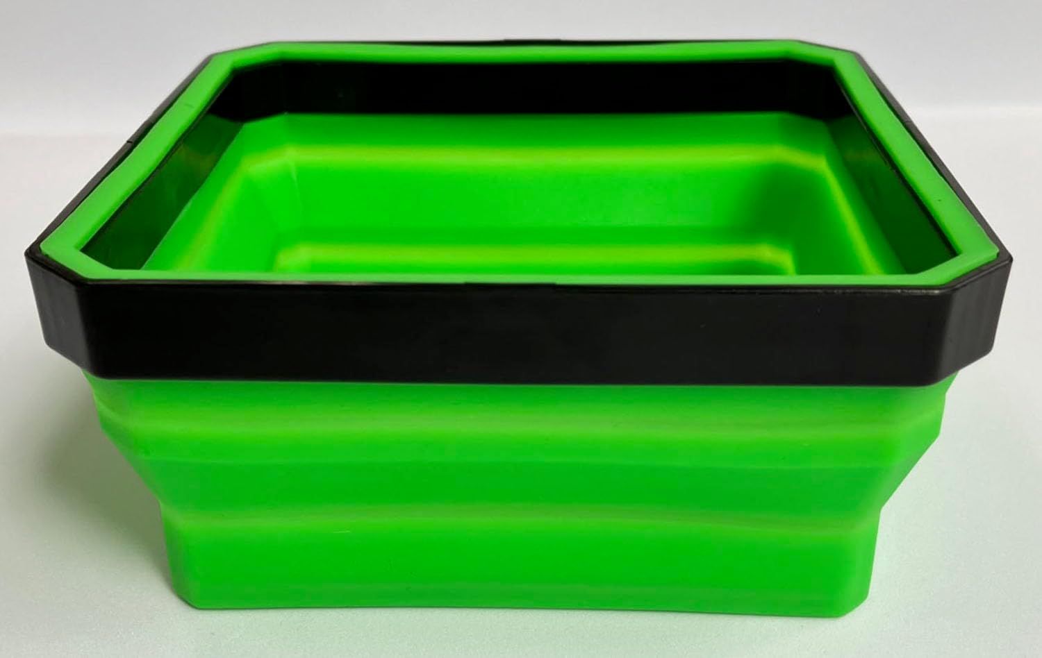 Doyusha Awesome Hobby Silicone Parts Tray Green - BanzaiHobby