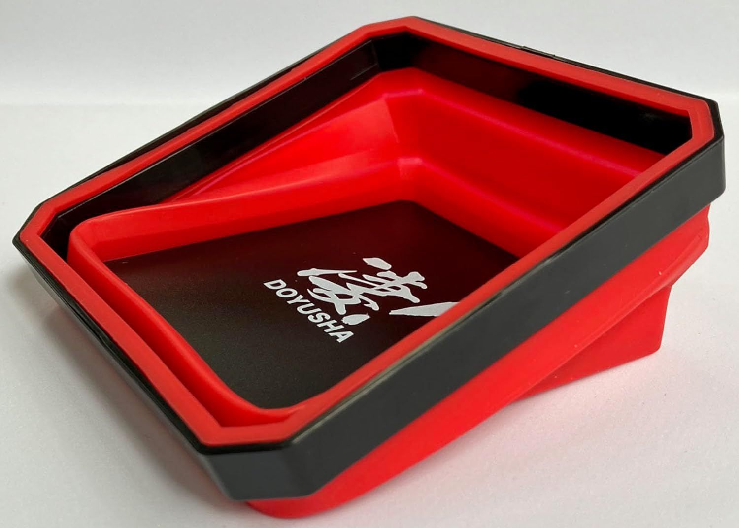 Doyusha Awesome Hobby Silicone Parts Tray Red - BanzaiHobby