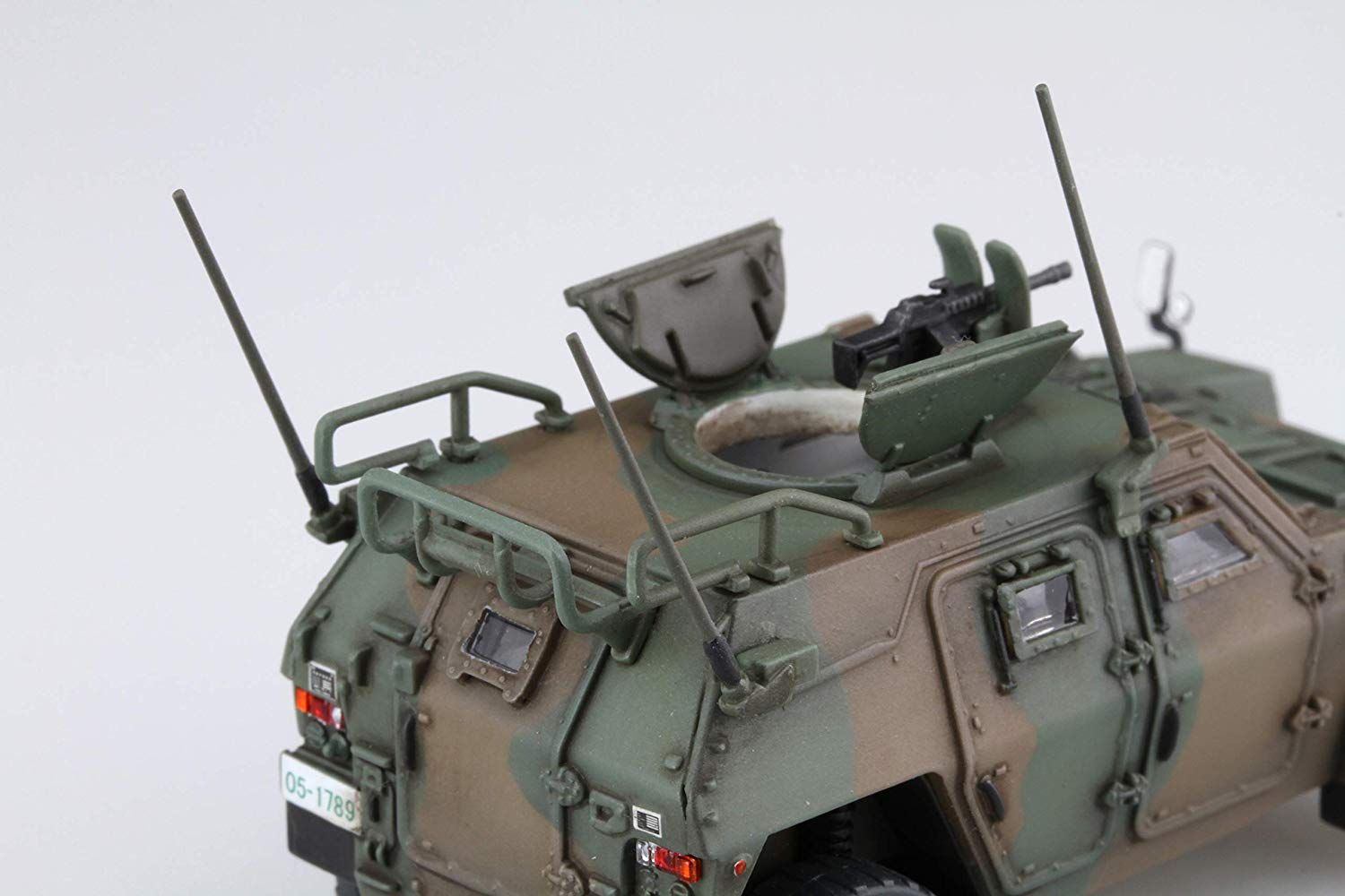 Fujimi JGSDF Komatsu Light Armored Vehicle (Reconnaissance) - BanzaiHobby