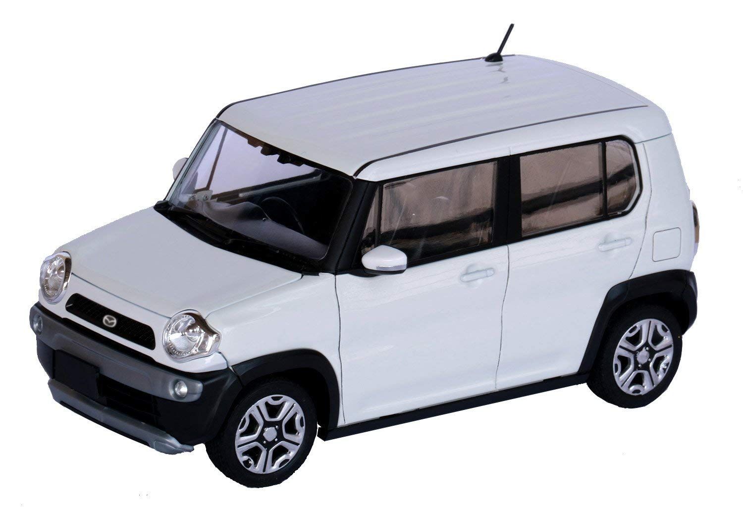 Fujimi Next Series No.4 Mazda Flair Crossover (Pure White Pearl) - BanzaiHobby