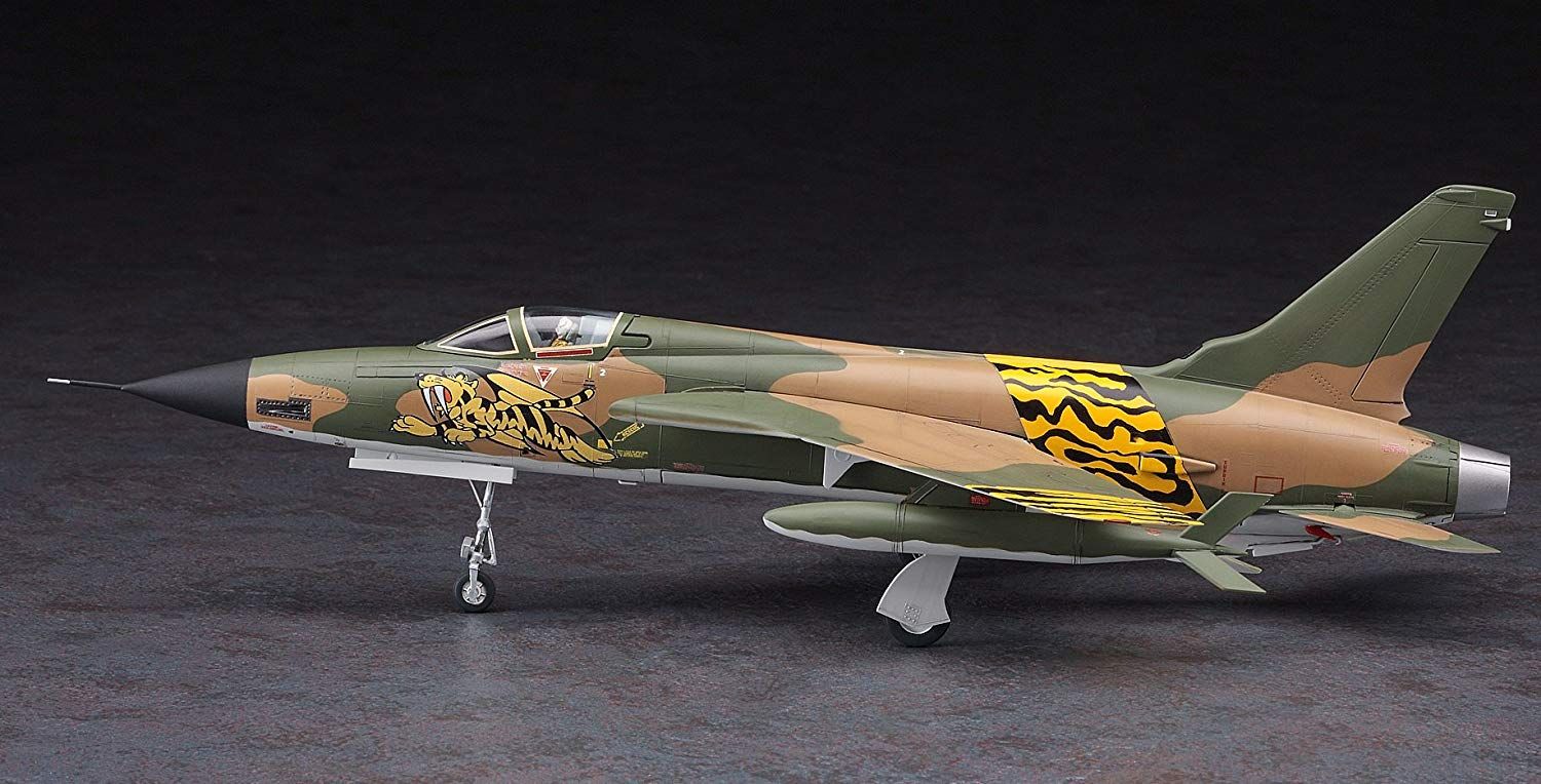 Hasegawa Area88 F-105D Thunderchief Nguyen Van Chom - BanzaiHobby