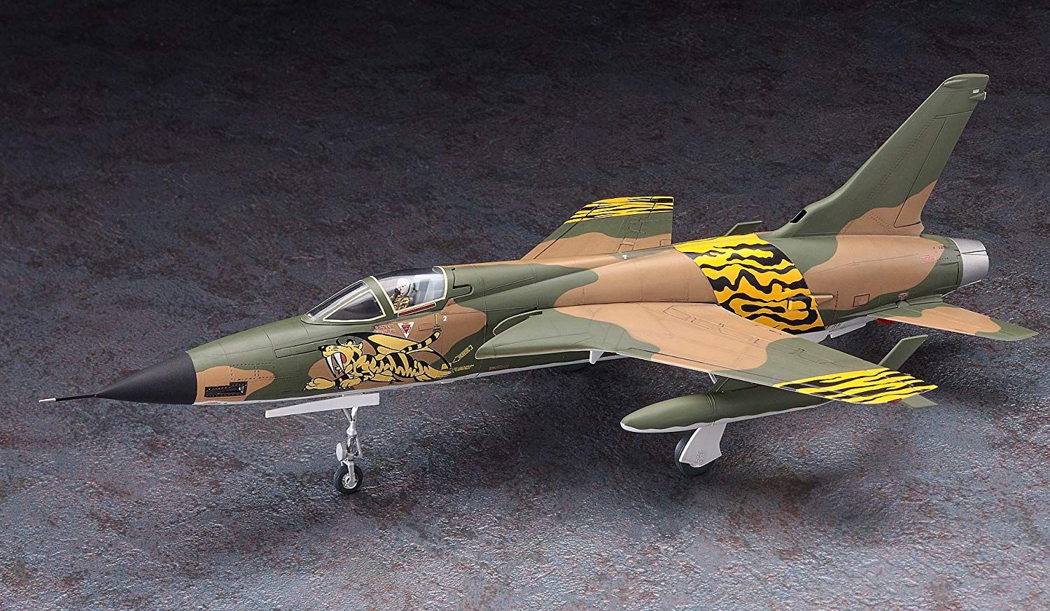 Hasegawa Area88 F-105D Thunderchief Nguyen Van Chom - BanzaiHobby