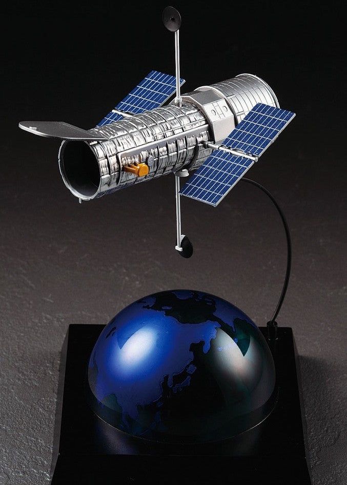 Hasegawa Hubble Space Telescope `20th Anniversary of Renova - BanzaiHobby