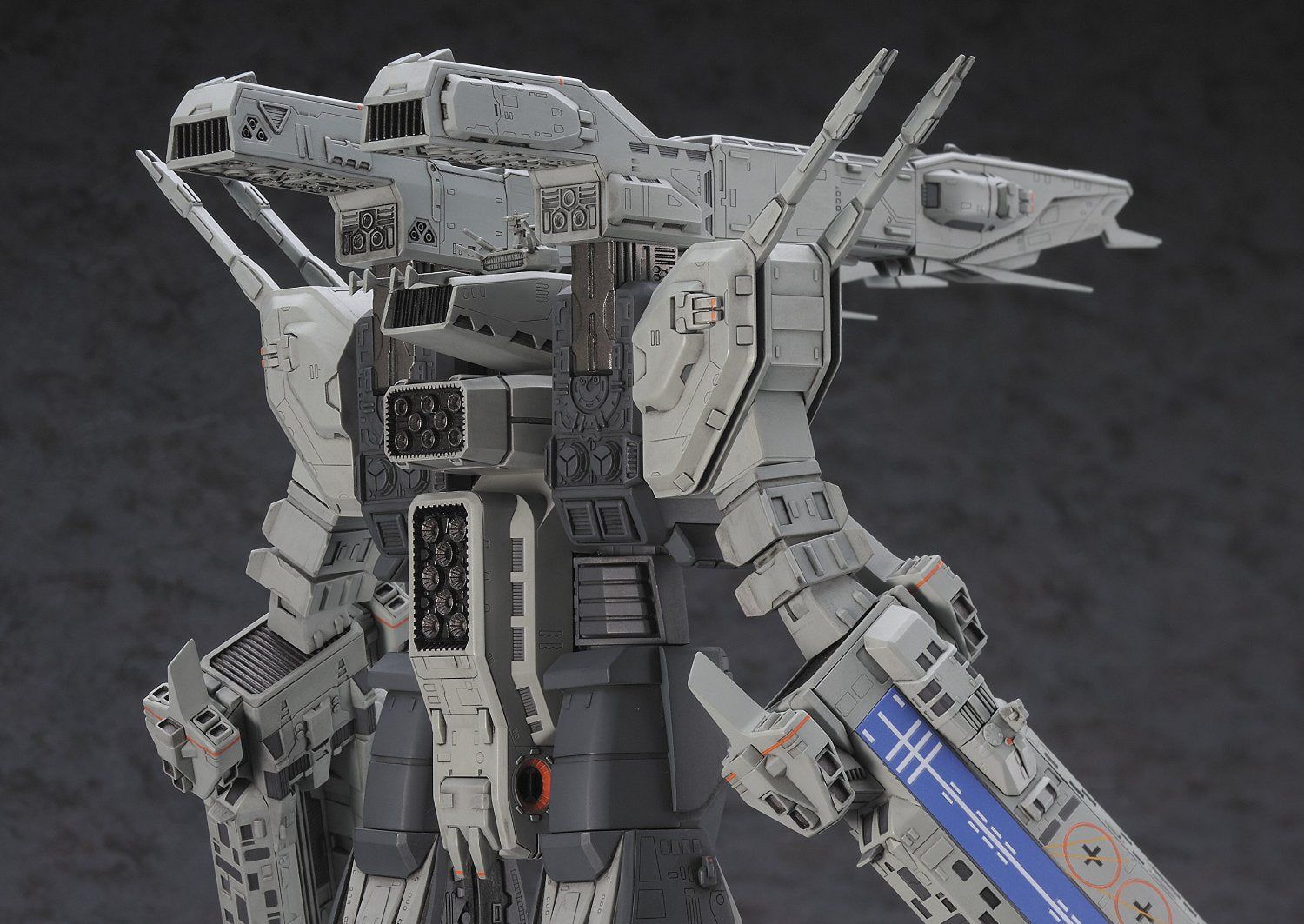 Hasegawa SDF-1 Macross Forced Attack Movie Edition - BanzaiHobby