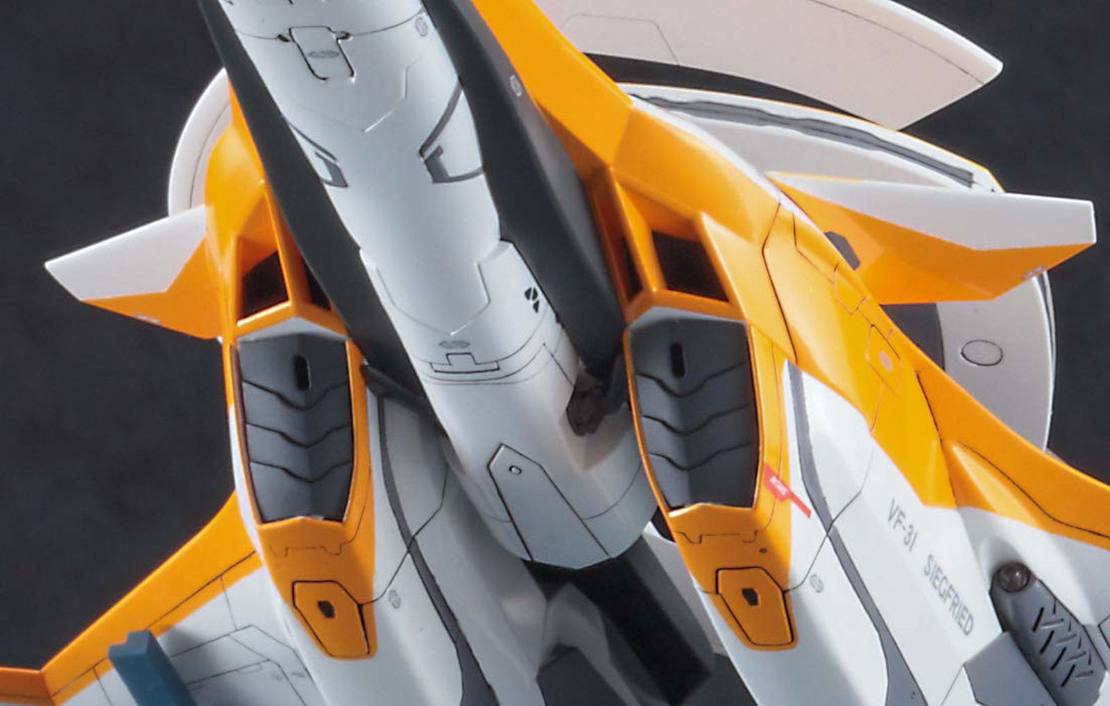 Hasegawa VF-31E Siegfried Chuck `Macross Delta` - BanzaiHobby