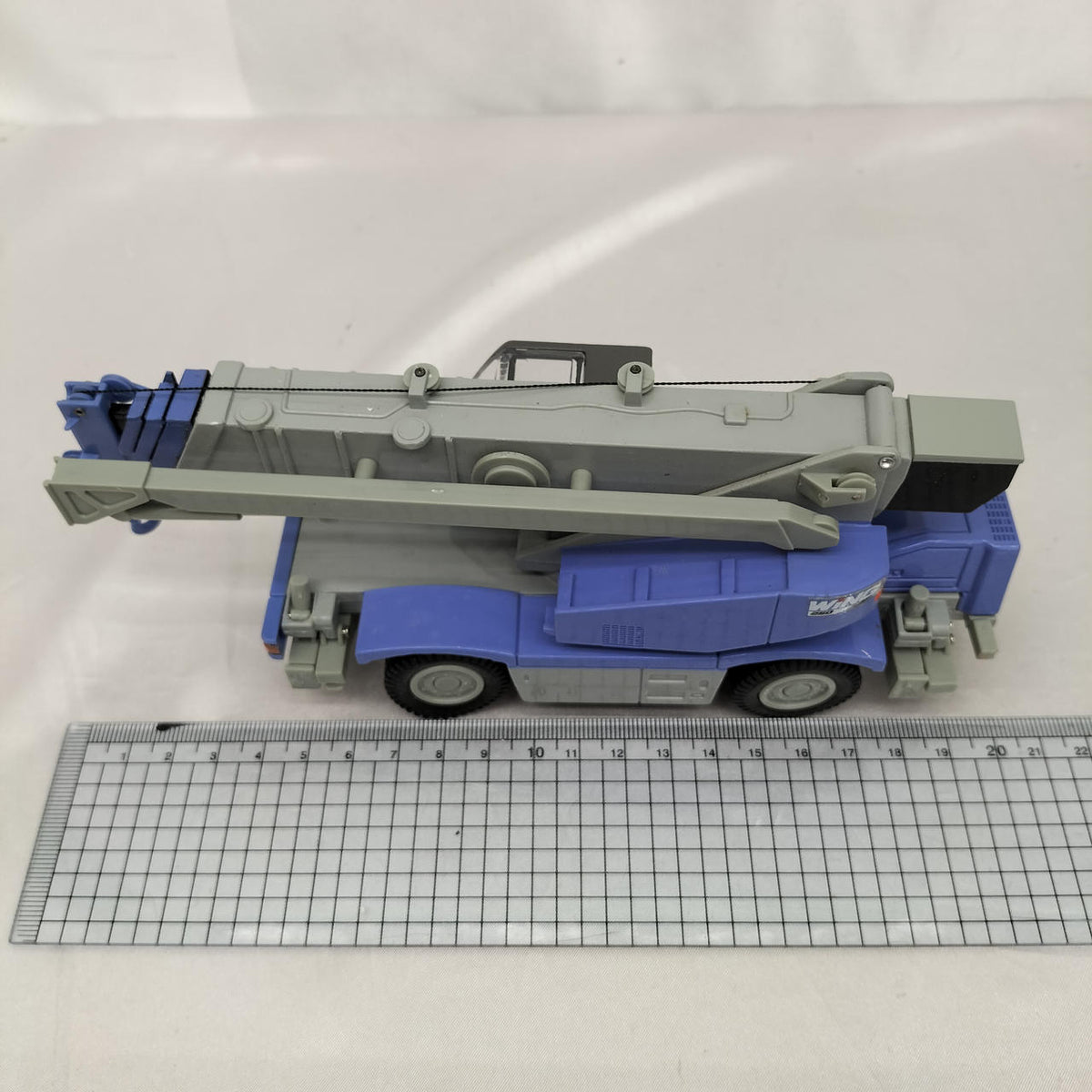 KOMATSU ROUGH TERRAIN CRANE WING 250 1/50 - Banzai Thrifting | BanzaiHobby