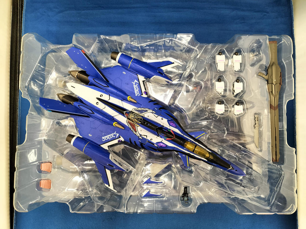 BANDAI DX Chogokin YF-29 Durandal Valkyrie