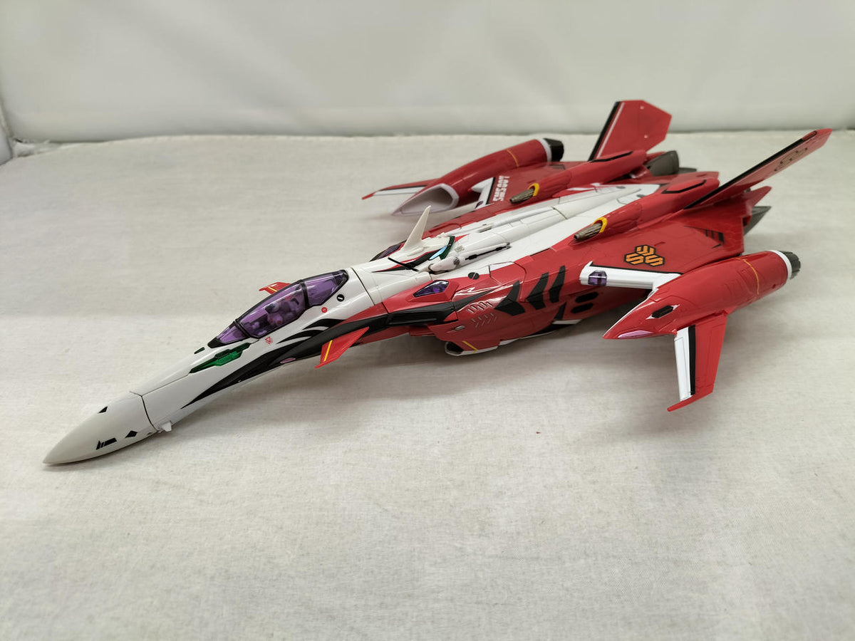 BANDAI DX Chogokin YF-29 Durandal Valkyrie〈Saotome Alto's Unit〉
