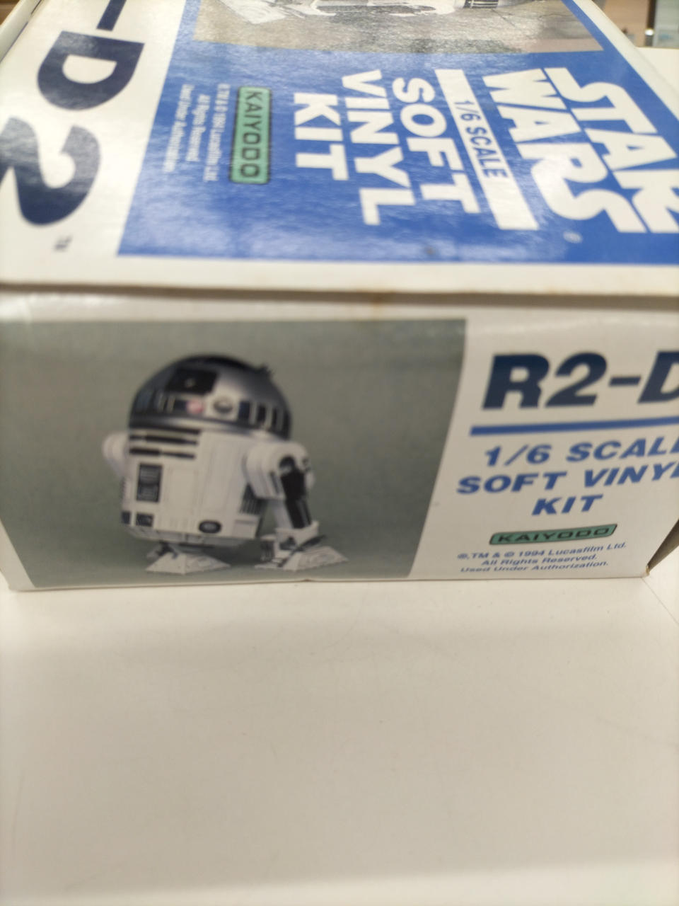 Kaiyodo Star Wars Soft Vinyl Kit 1/6 R2-D2 - Banzai Thrifting | BanzaiHobby