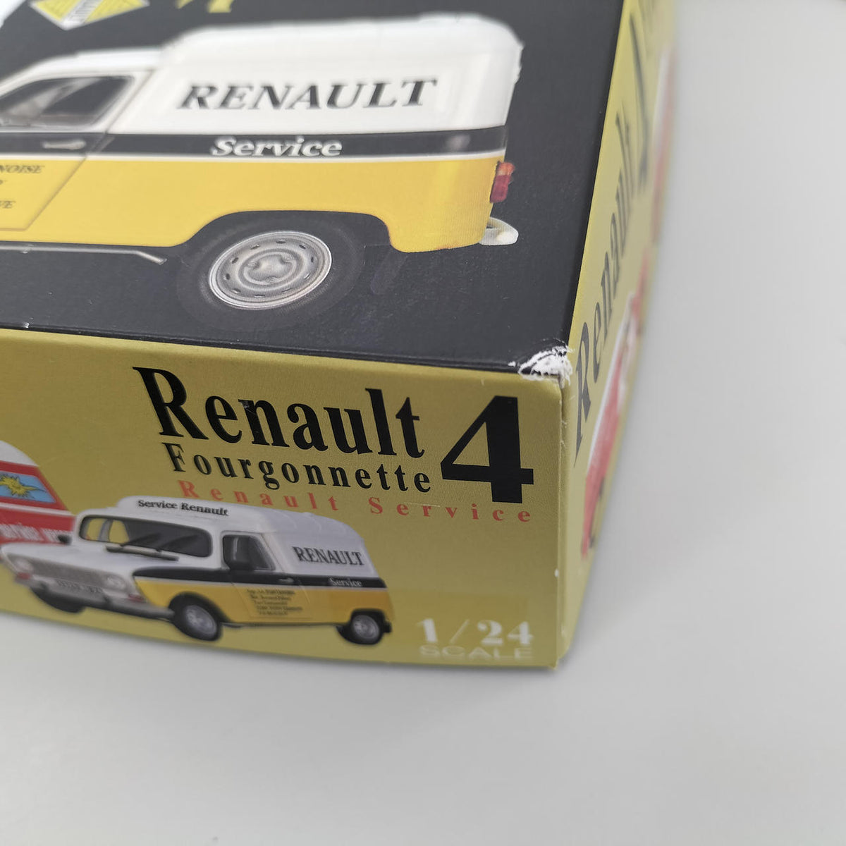Ebro 1/24 RENAULT 4 FOURGONNETTE SERVICE CAR - Banzai Thrifting | BanzaiHobby