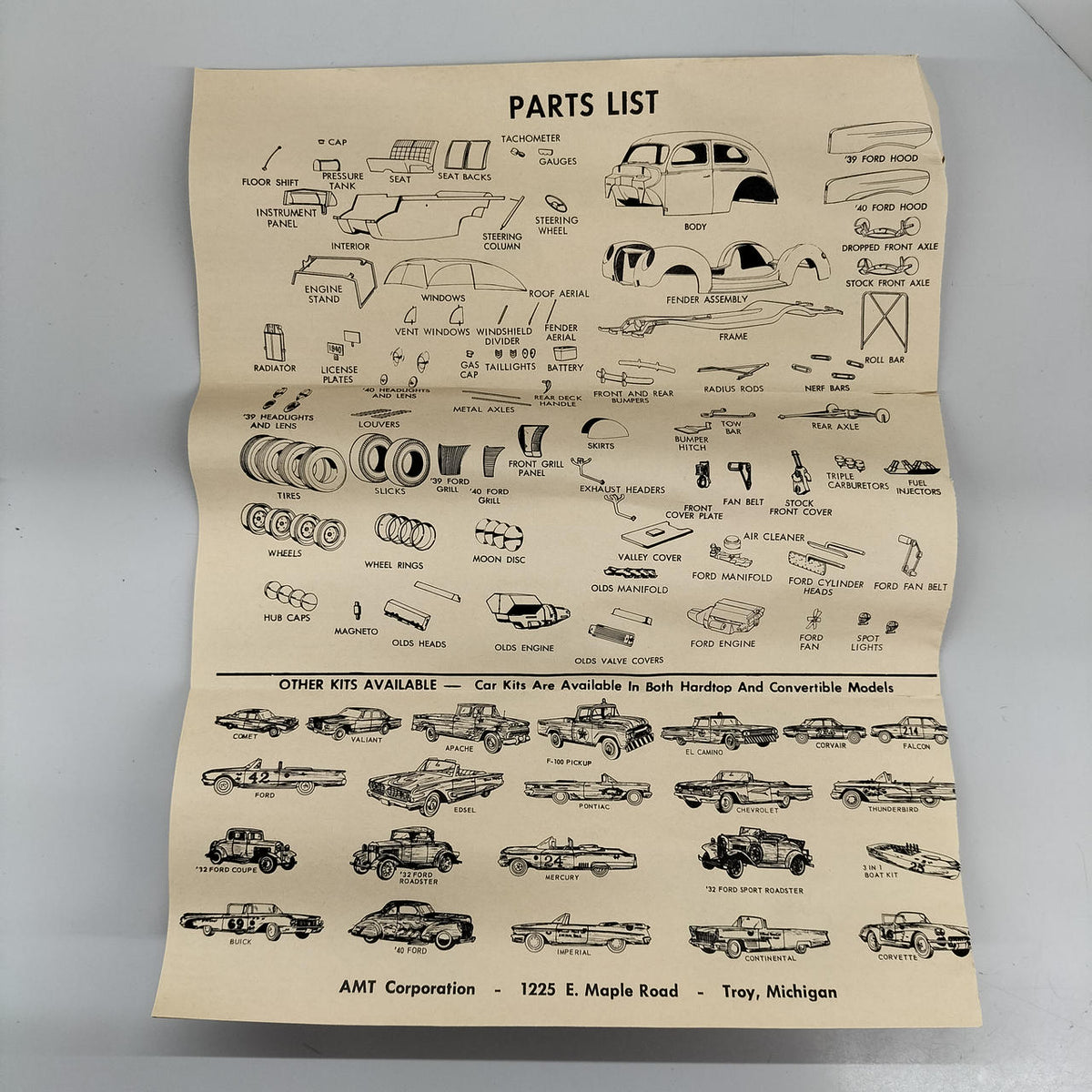 AMT 1/25 1940 FORD CUSTOMIZING KIT DELUXE TUDOR SEDAN - Banzai Thrifting | BanzaiHobby
