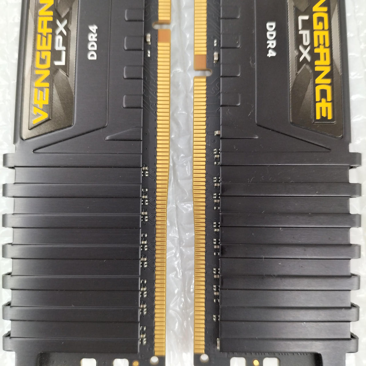 CORSAIR Memory CMK16GX4M2A2666C16
