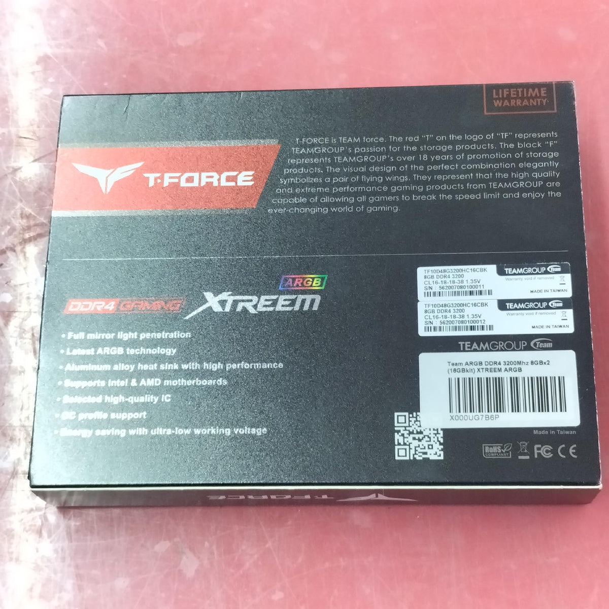 TEAM PC Memory TF10D432G3200HC16CDC01