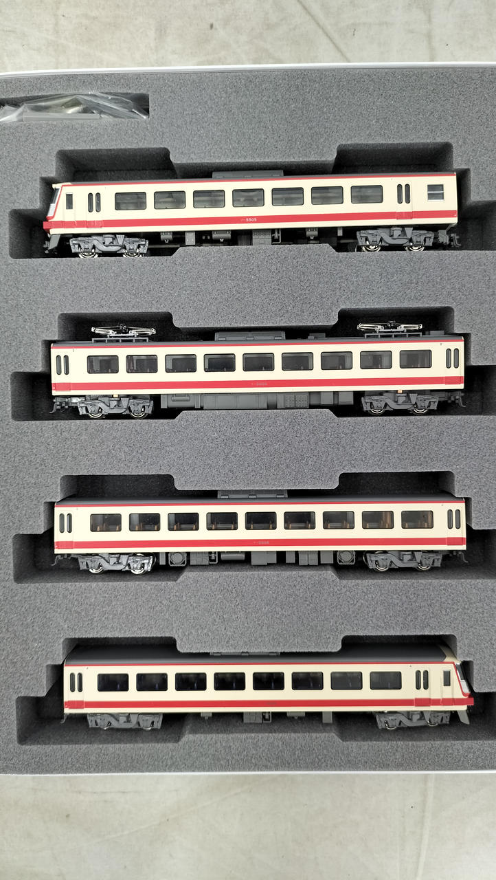 KATO Seibu 5000 Series Red Arrow Starter Set