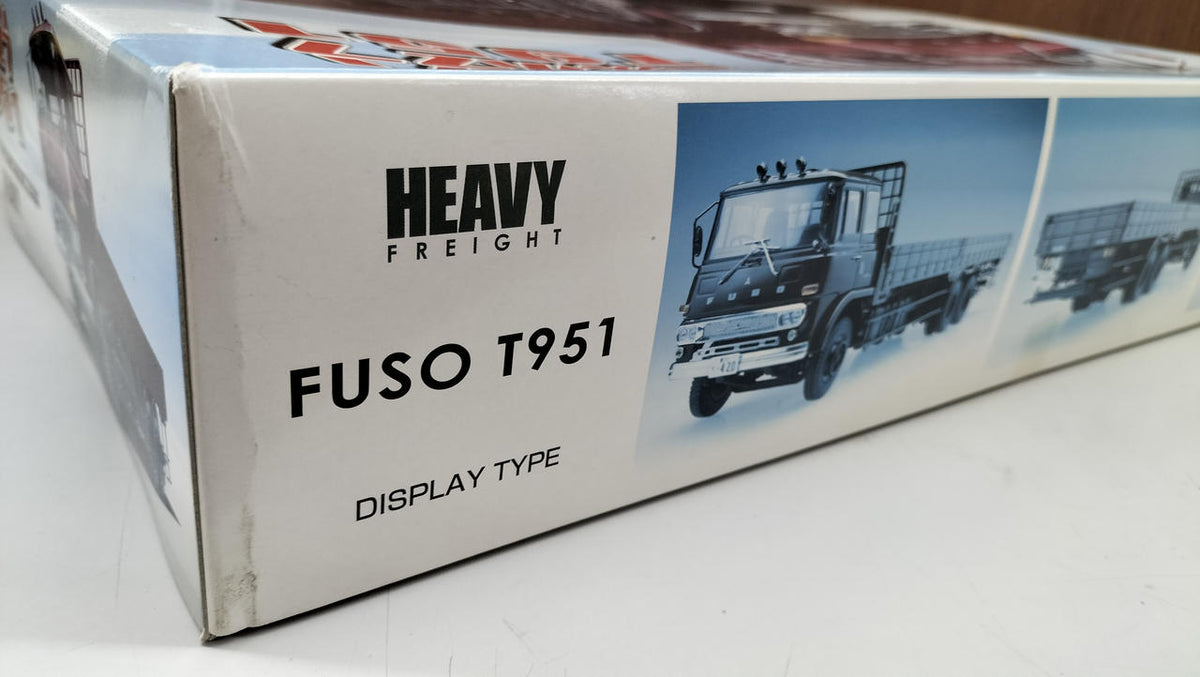 Aoshima 1/32 Scale Plastic Model Fuso T951 - Banzai Thrifting | BanzaiHobby