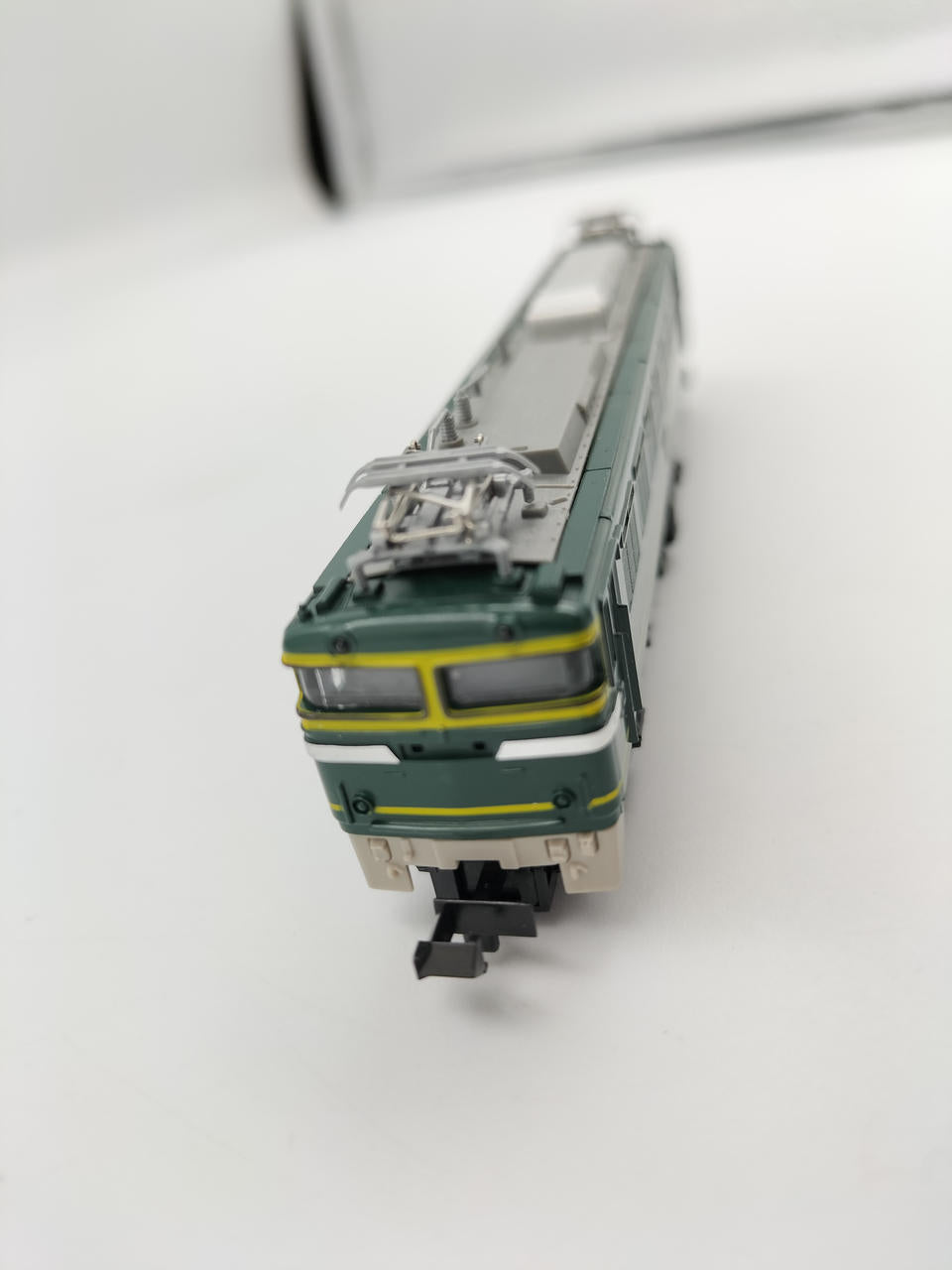 TOMIX N Gauge 1/150 JR EF81 Electric Locomotive Twilight Express - Banzai Thrifting | BanzaiHobby