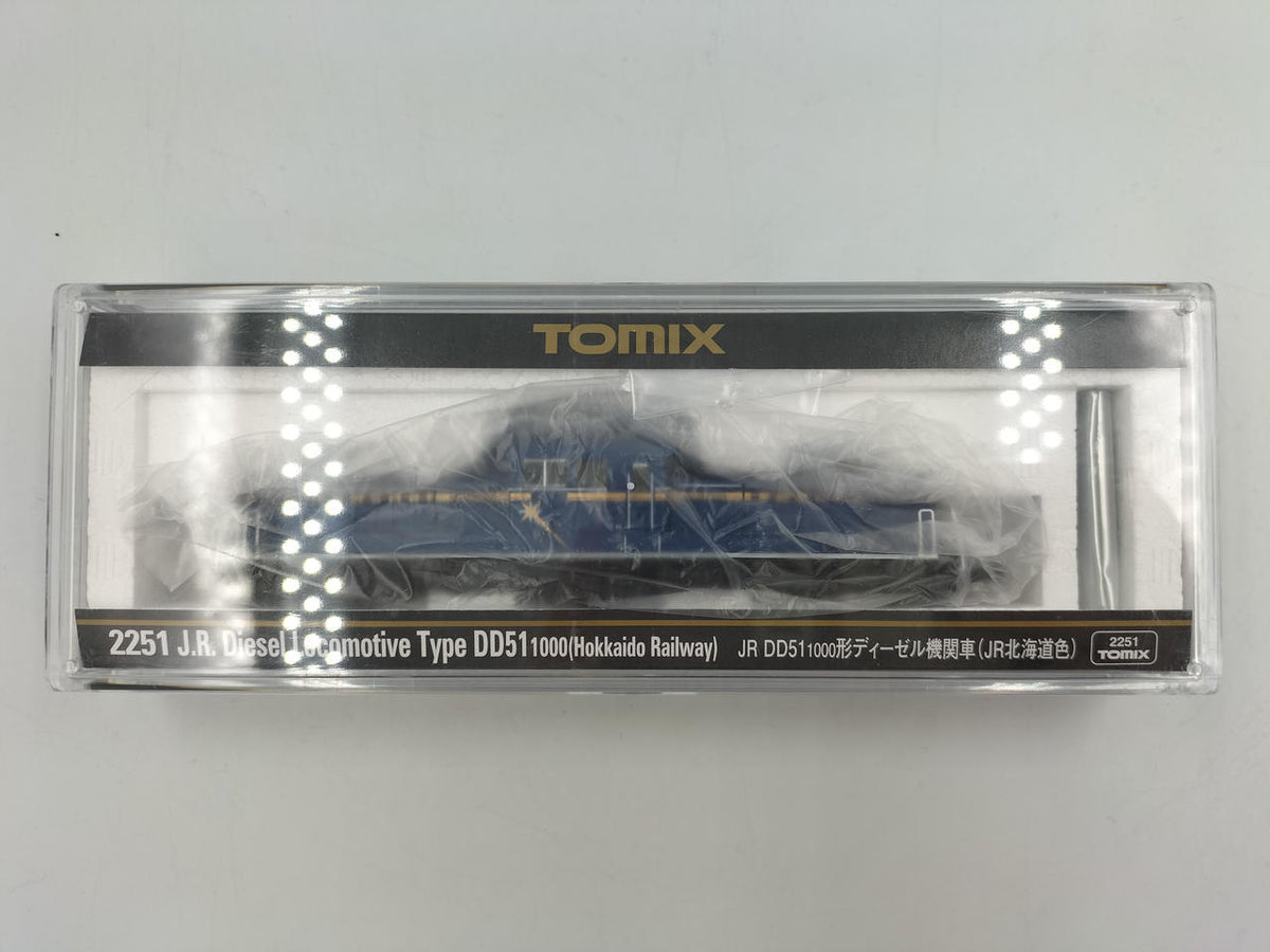 TOMIX N Gauge 2251 JR DD51 Diesel Locomotive (JR Hokkaido Color) - Banzai Thrifting | BanzaiHobby