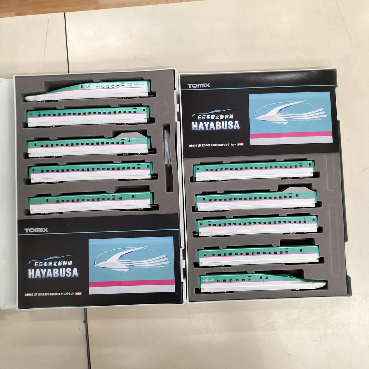 TOMIX N Gauge Train Shinkansen JRE 5 Series Tohoku Shinkansen (Hayabusa) Set - Banzai Thrifting | BanzaiHobby