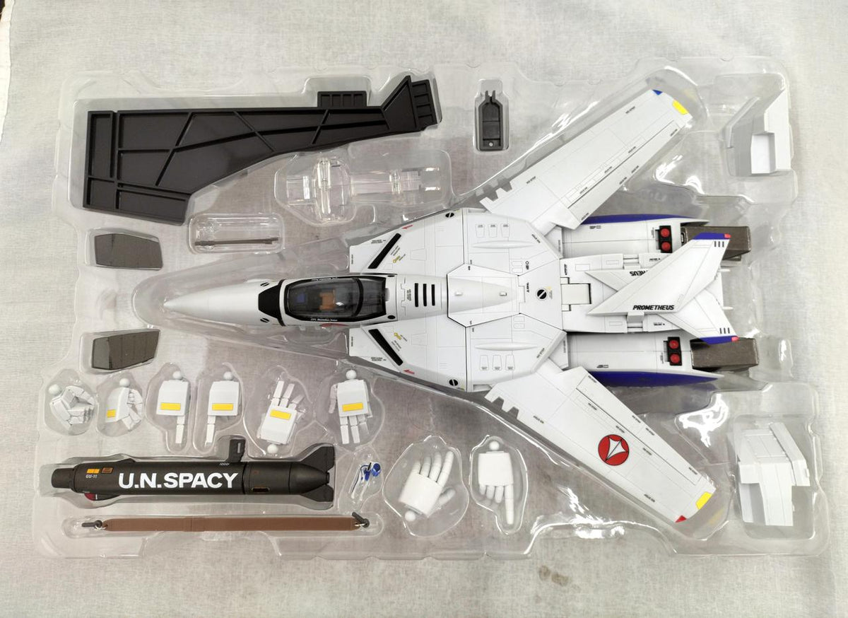 Bandai Spirits DX Chogokin Macross VF-1A Valkyrie
