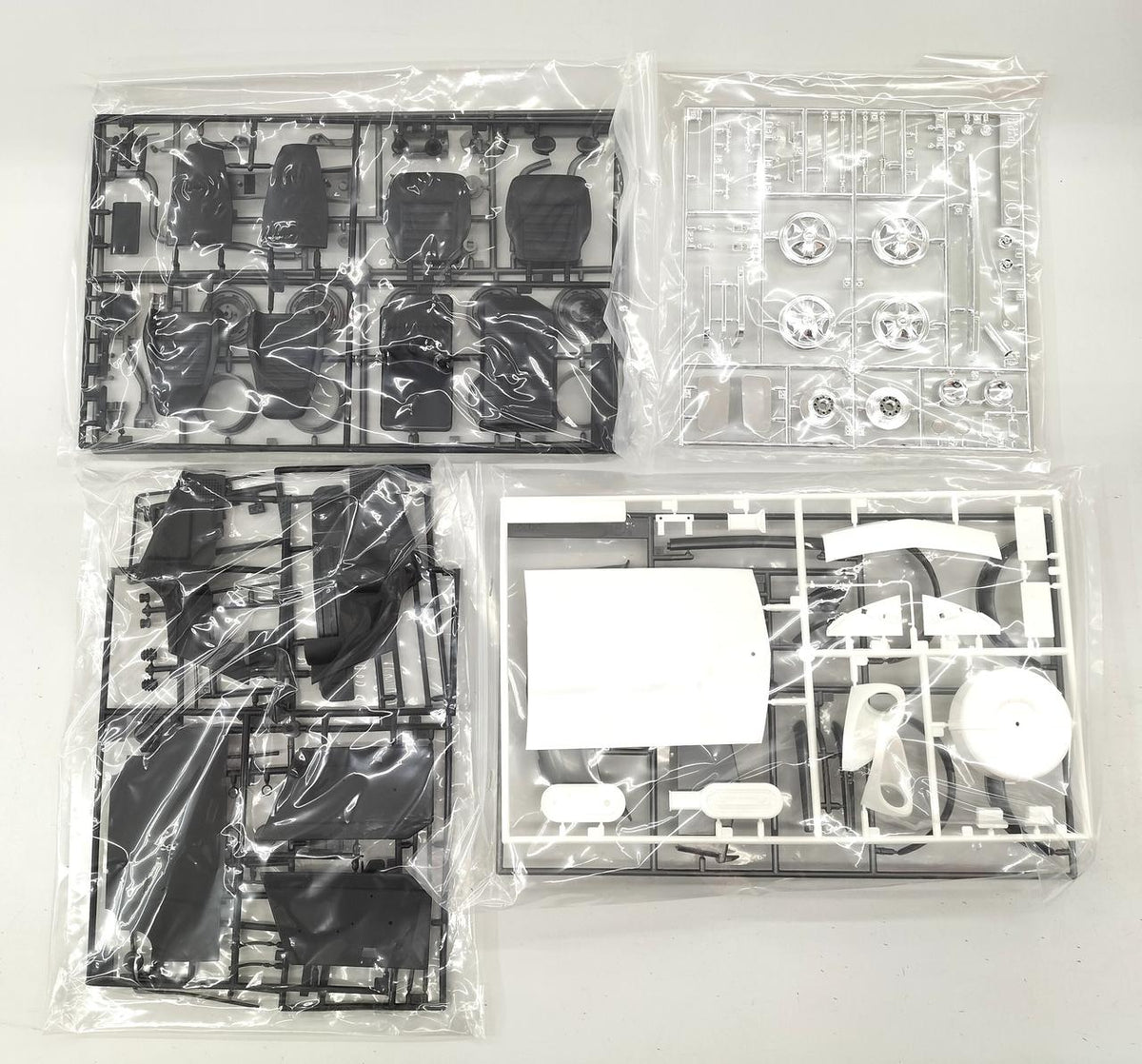 TAMIYA Nissan Fairlady 240ZG Street Custom Big Scale Series NO.51 - Banzai Thrifting | BanzaiHobby