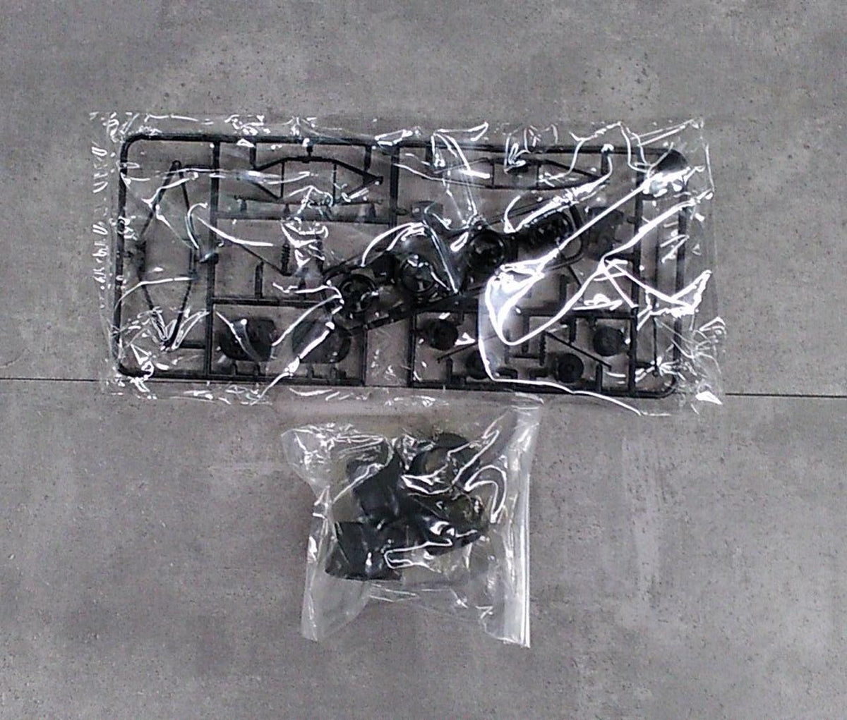 TAMIYA 1/20 Grand Prix Collection Lotus Honda 99T 20020 - Banzai Thrifting | BanzaiHobby