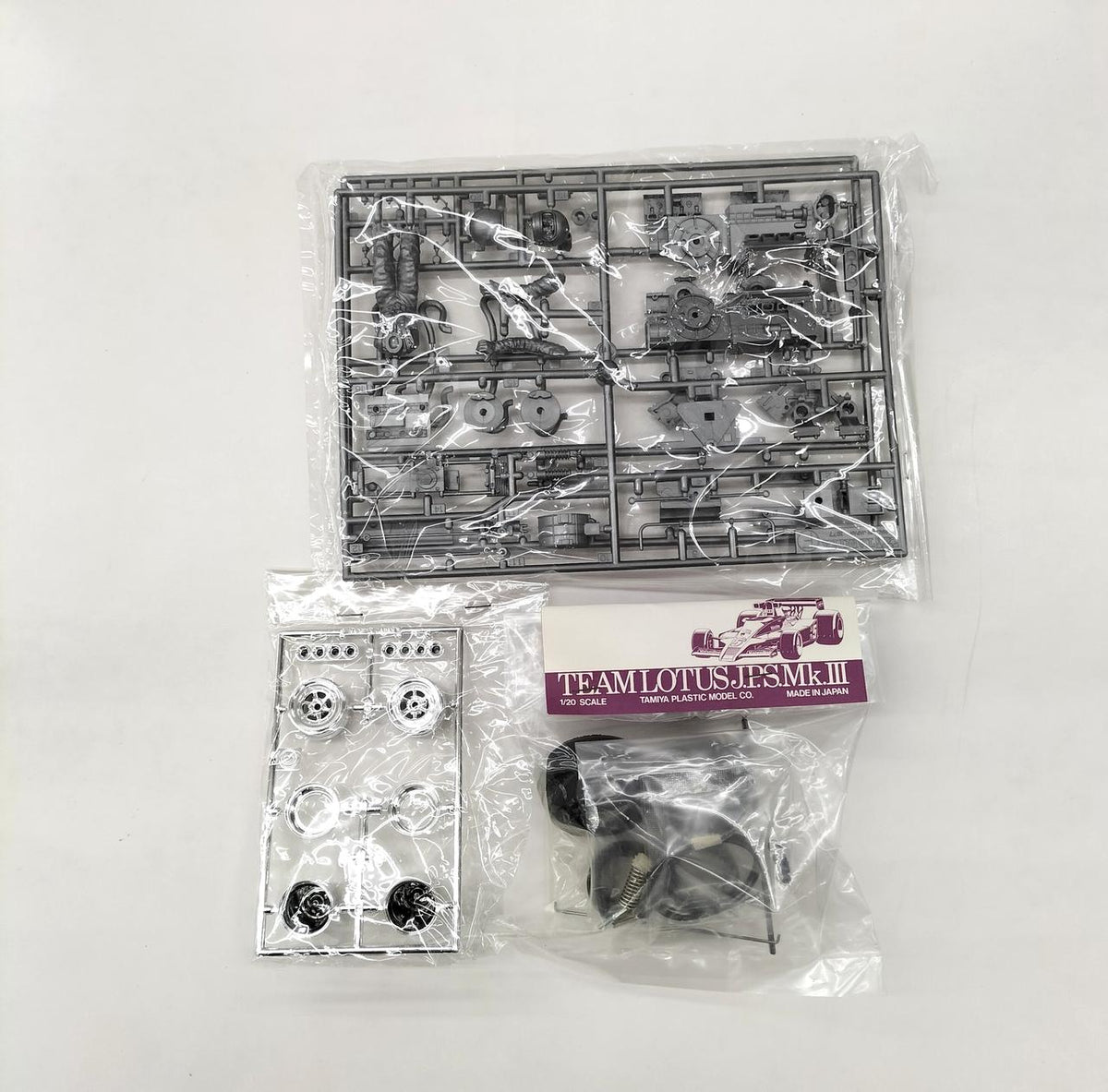 TAMIYA 1/20 scale plastic model TEAM LOTUS J.P.S.MK III Lotus 78 - Banzai Thrifting | BanzaiHobby