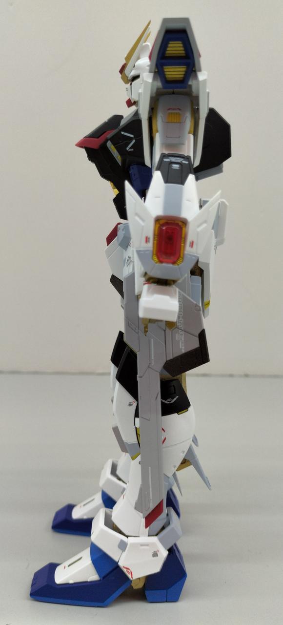 BANDAI Chogokin Mighty Strike Freedom Gundam