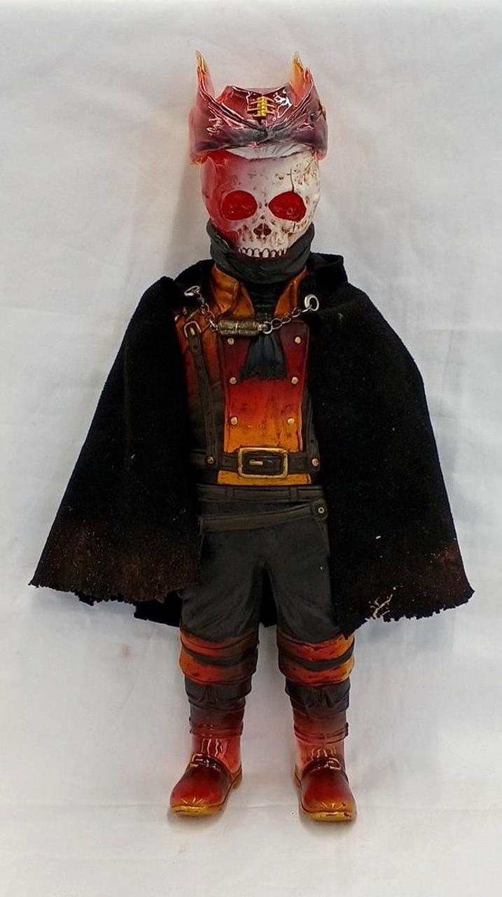 Wispertown Sofubi Van Helsing