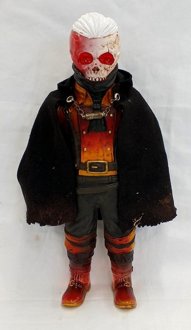 Wispertown Sofubi Van Helsing