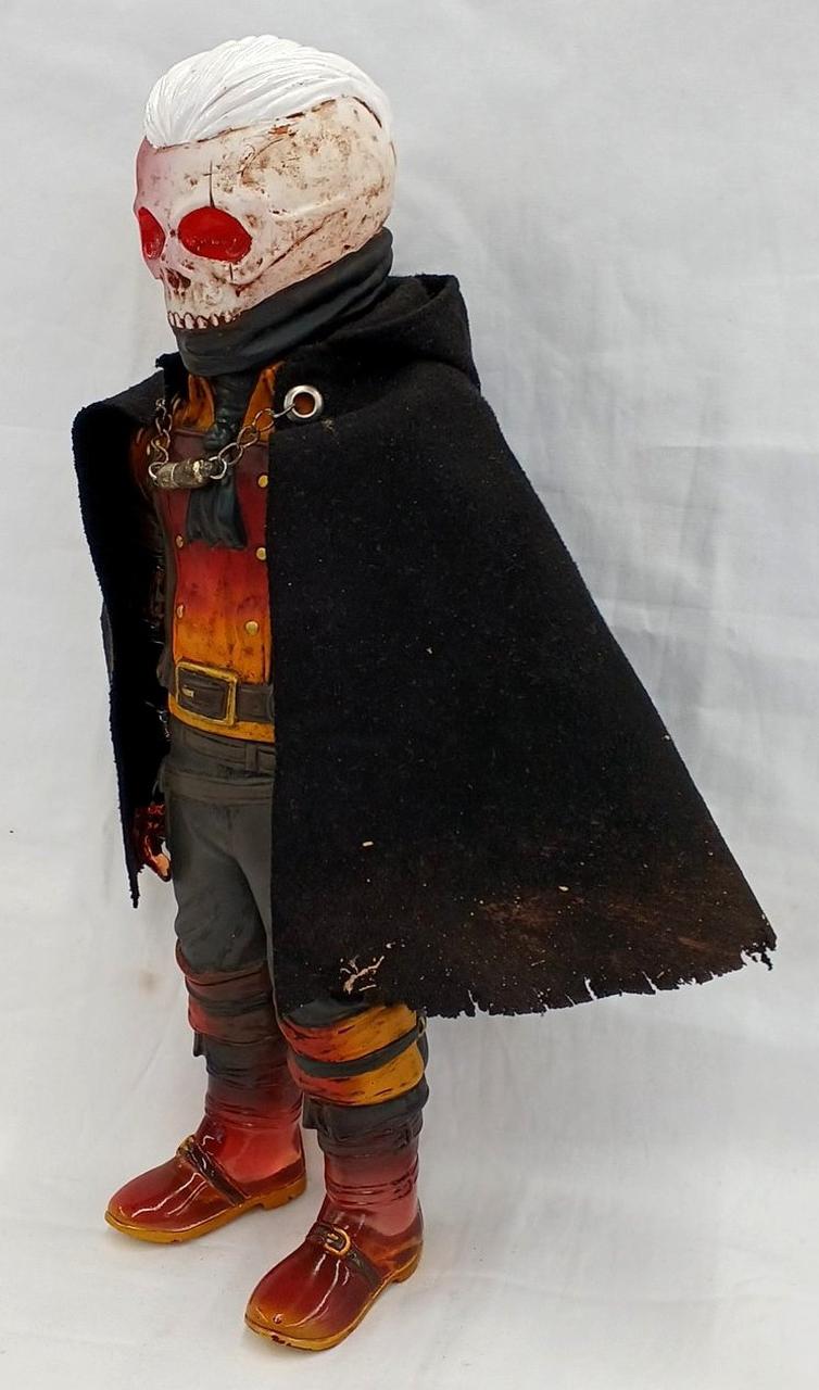 Wispertown Sofubi Van Helsing