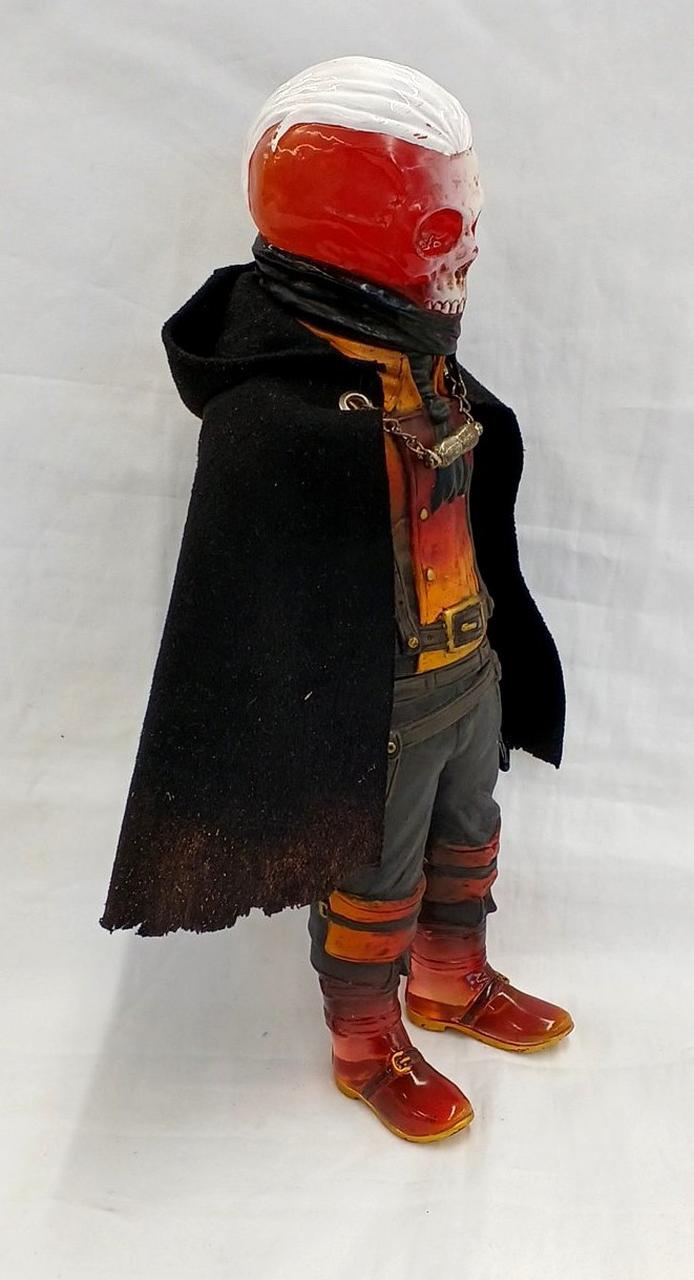 Wispertown Sofubi Van Helsing