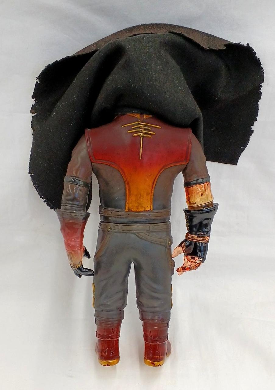 Wispertown Sofubi Van Helsing