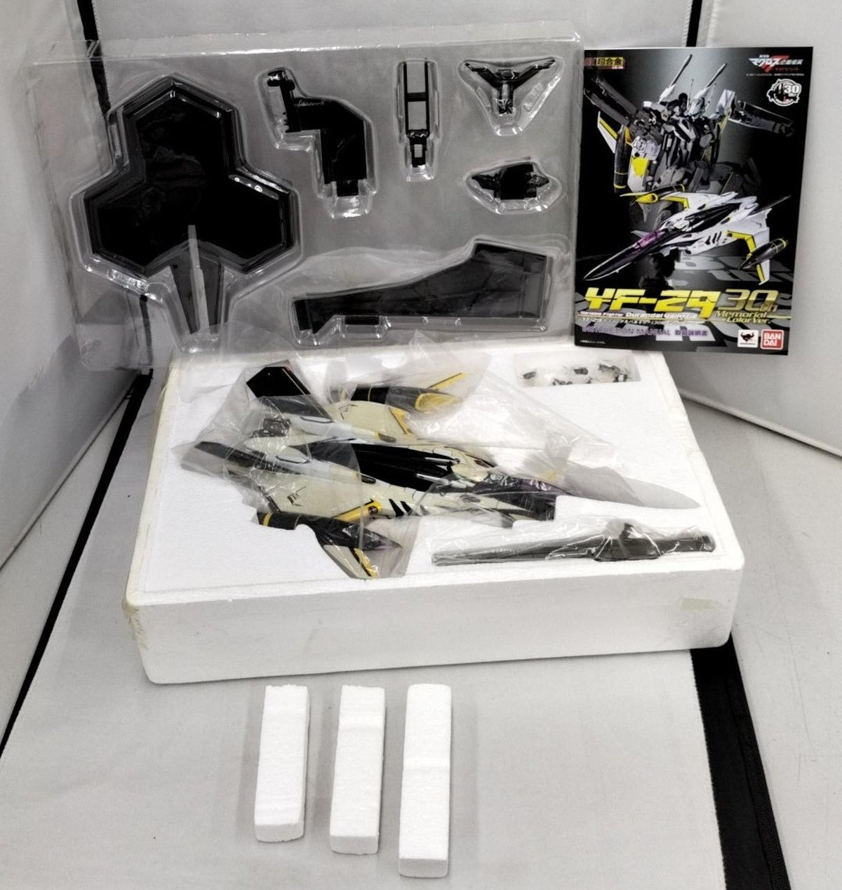 BANDAI DX Chogokin Macross YF-29 Durandal Valkyrie