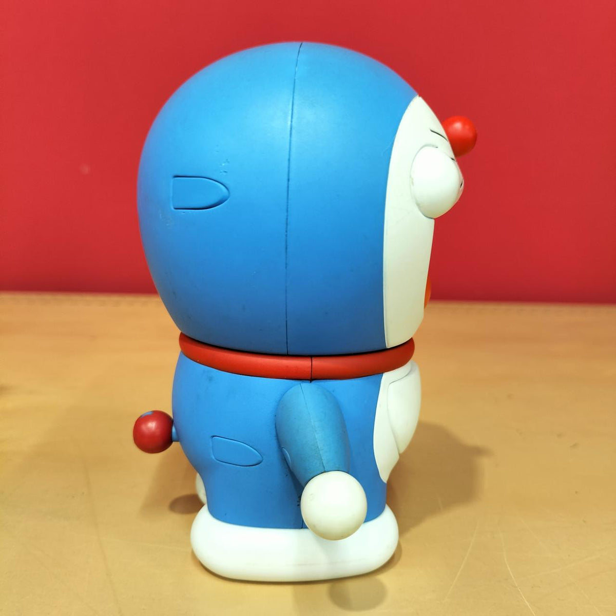 BANDAI Doraemon Chogokin is heavy and heavy.