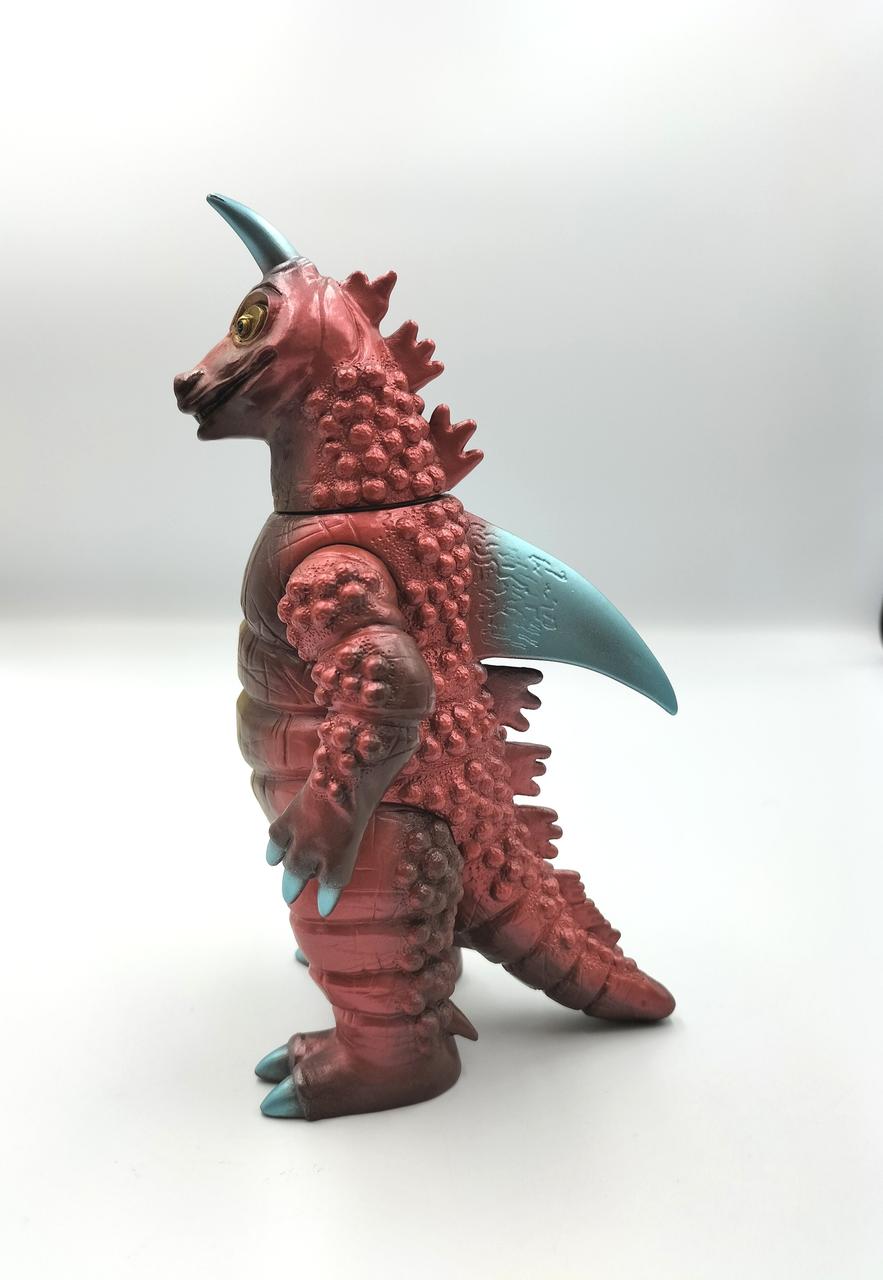 Not selectable Soft Vinyl Red Giras