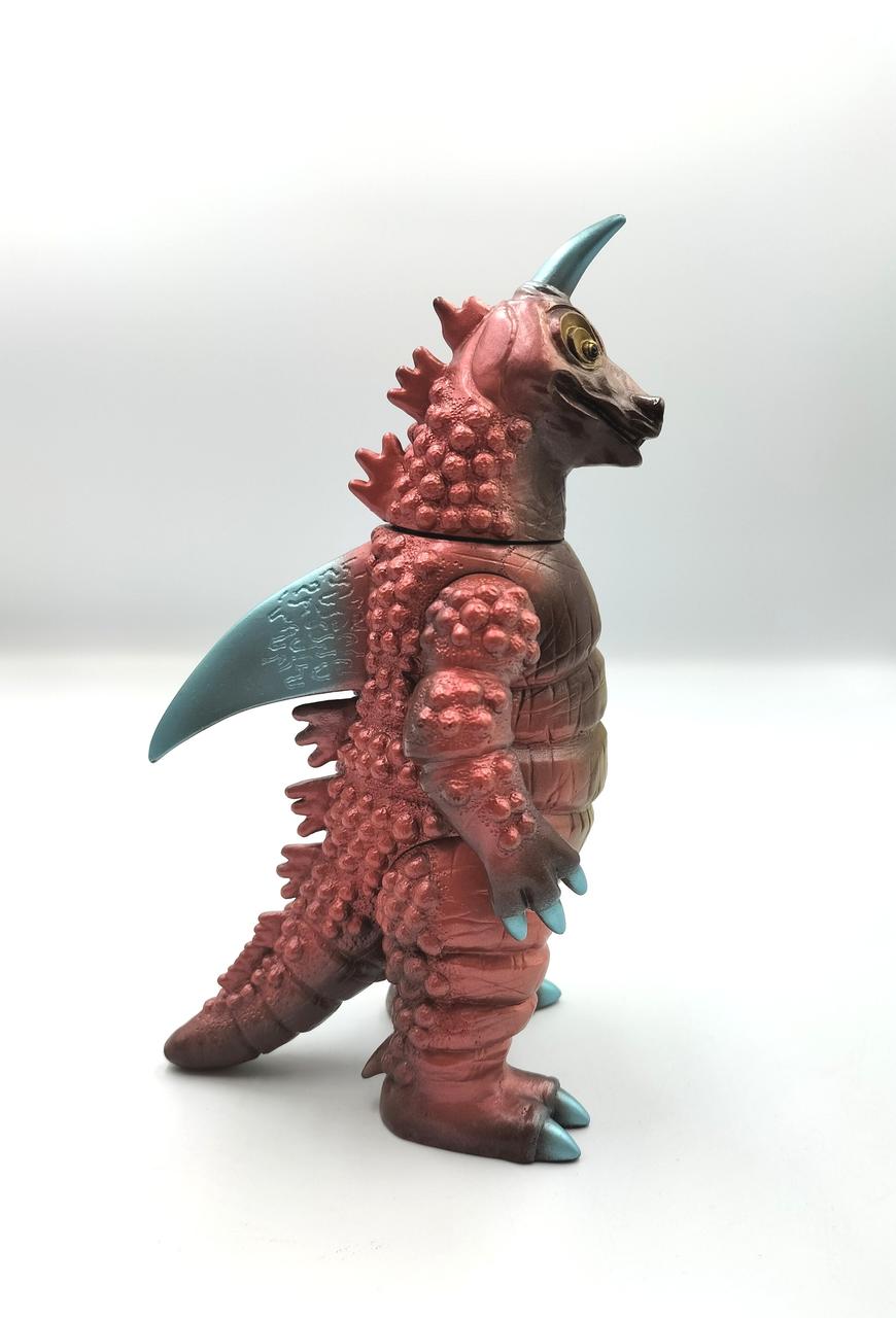 Not selectable Soft Vinyl Red Giras