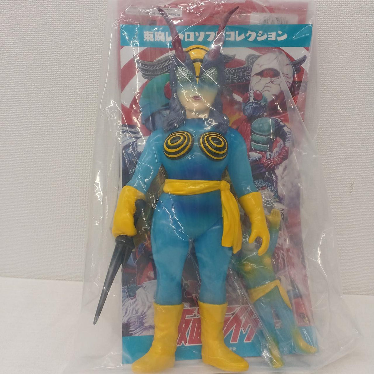Medicom Toy Bee Woman (New Color) + Mini Soft Vinyl Toei Retro Soft Vinyl Collection - Medicom Toy Banzai Hobby