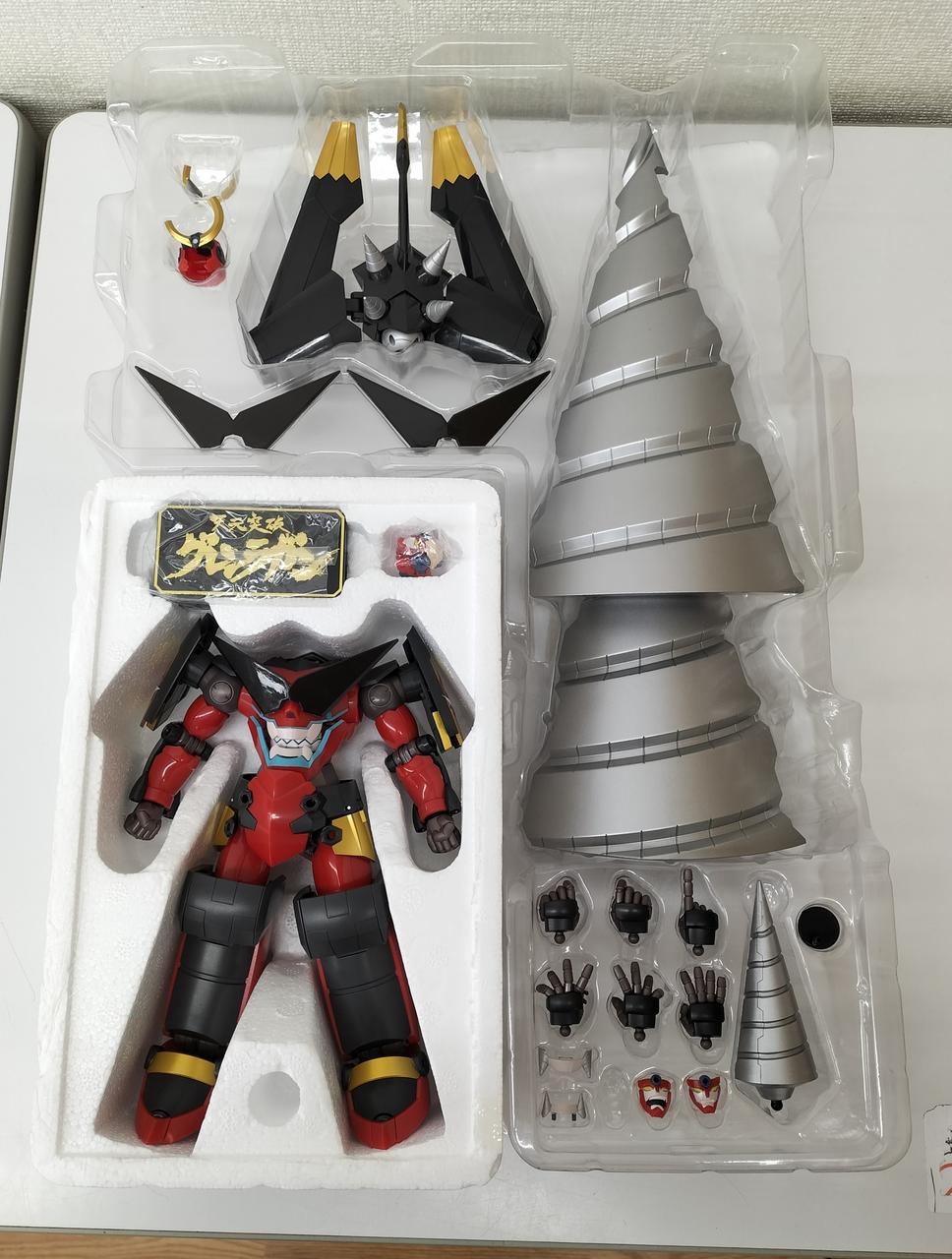 BANDAI Chogokin Soul GX-07 Complete Transformation Combination Gurren Lagann & High-Rotation Giga Drill Set